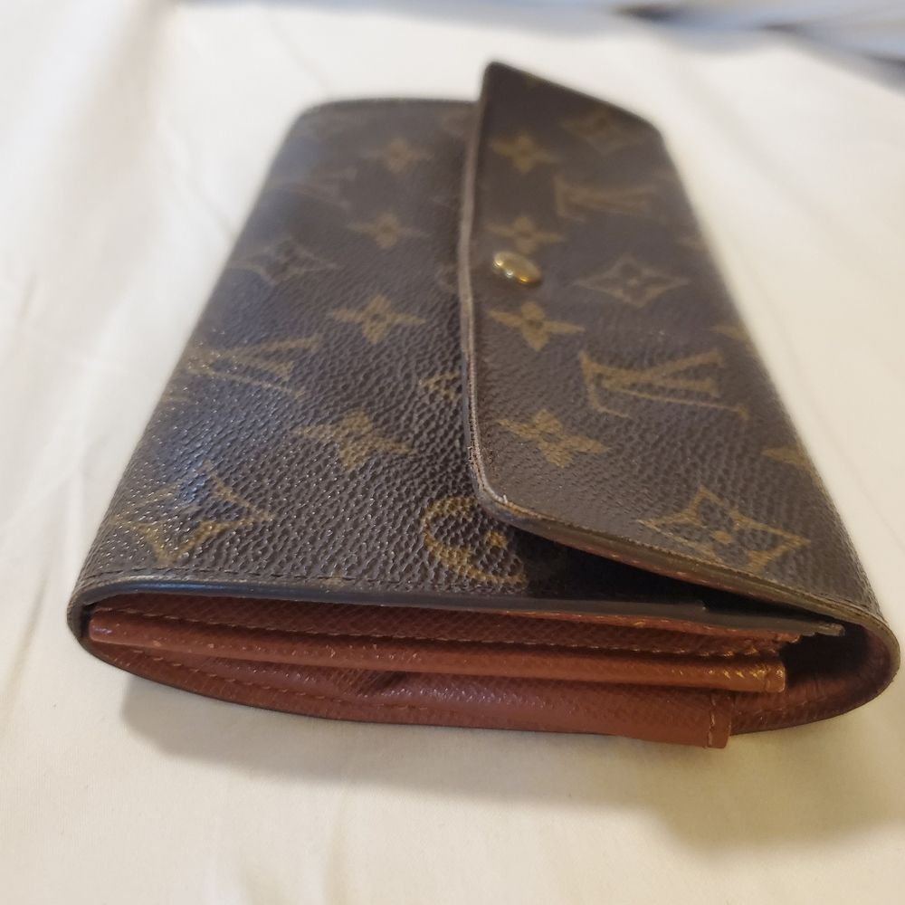 Louis Vuitton Sarah Wallet - Picture 4 of 16